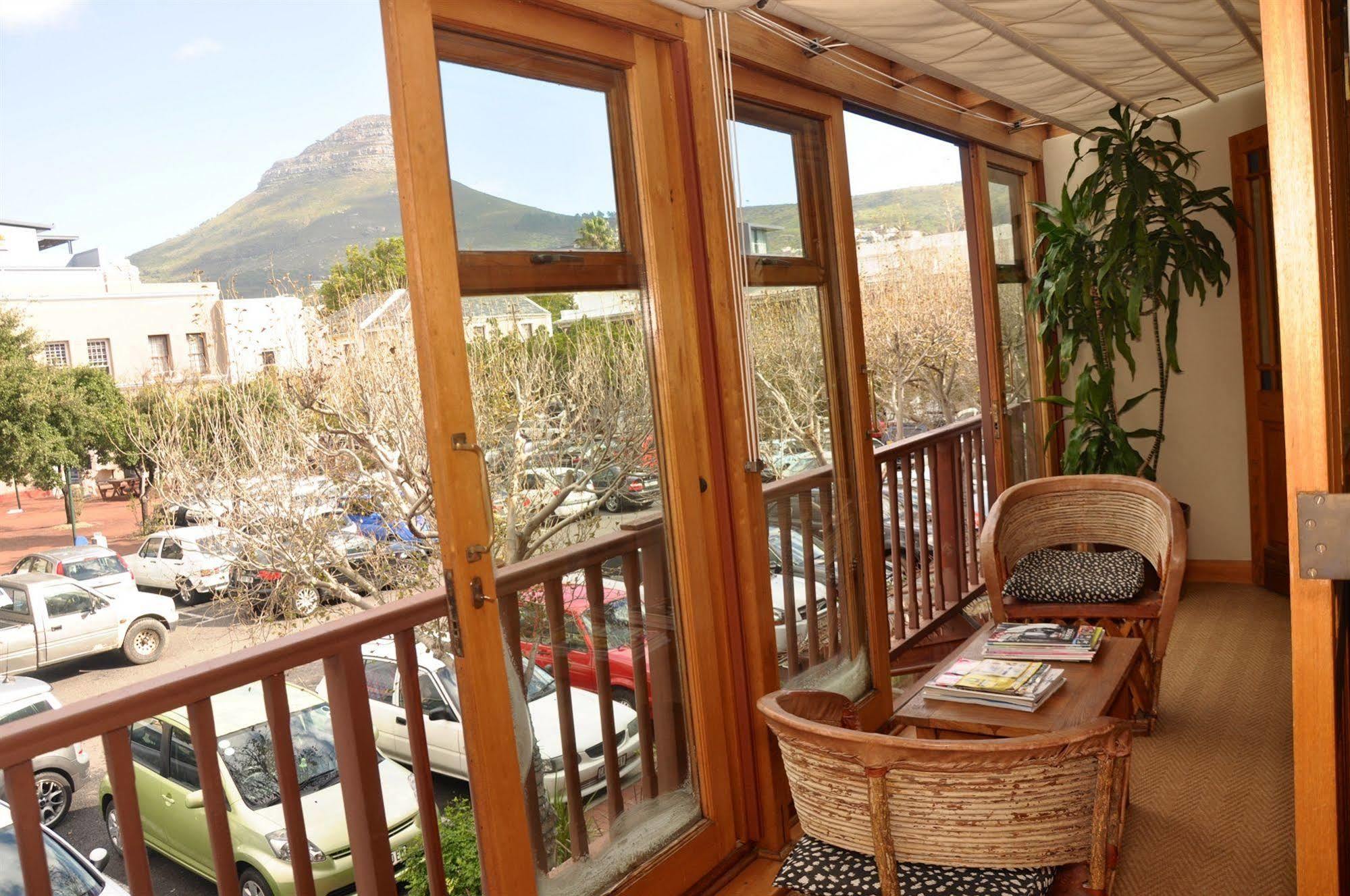 Ikhaya Lodge Кейптаун Екстериор снимка